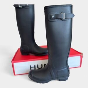 Hunter *NEW* Tall Matte Black Rubber Rain Boots Womens Size 8